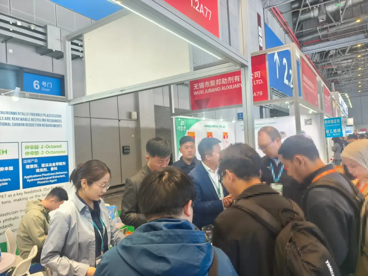 Crowded scene at Shandong Changxing booth during CHINAPLAS 2026