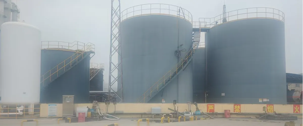 Industrial-scale stainless steel reaction tanks for DOTP production with automated control systems