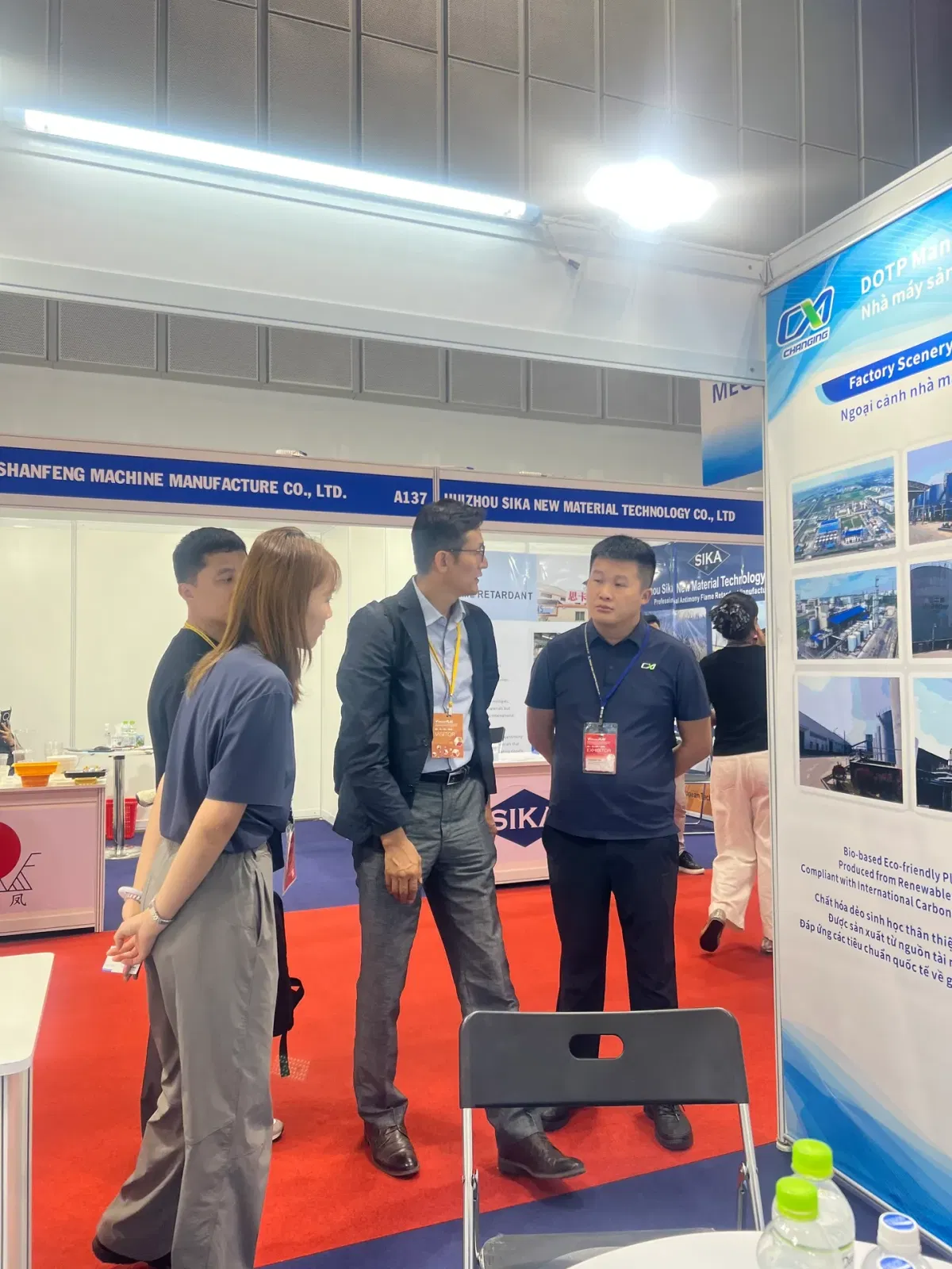 Customer learning about Shandong Changxing supply capacity at VietnamPlas 2026