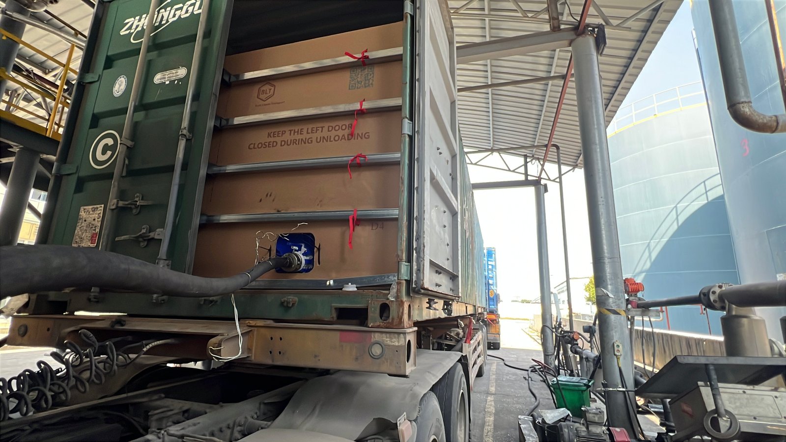 DOTP loading site: trucks queuing for loading at Shandong Changxing factory